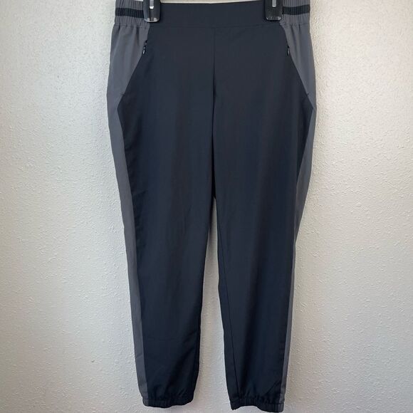 Fabletics Black and Gray Athletic Capri Pants Size L EUC - Picture 1 of 5